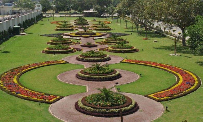 Lawrence Garden (Bagh-e-Jinnah): A Historic Oasis in Lahore