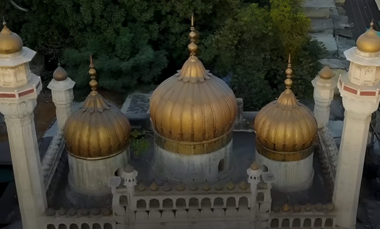 Suneri Mosque: The Shimmering Jewel of Lahore’s Architectural Legacy Suneri Mosque: The Shimmering Jewel of Lahore’s Architectural Legacy
