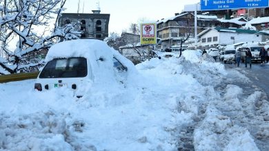 Murree Covered in Heavy Snowfall as Authorities Intensify Road Clearance Efforts